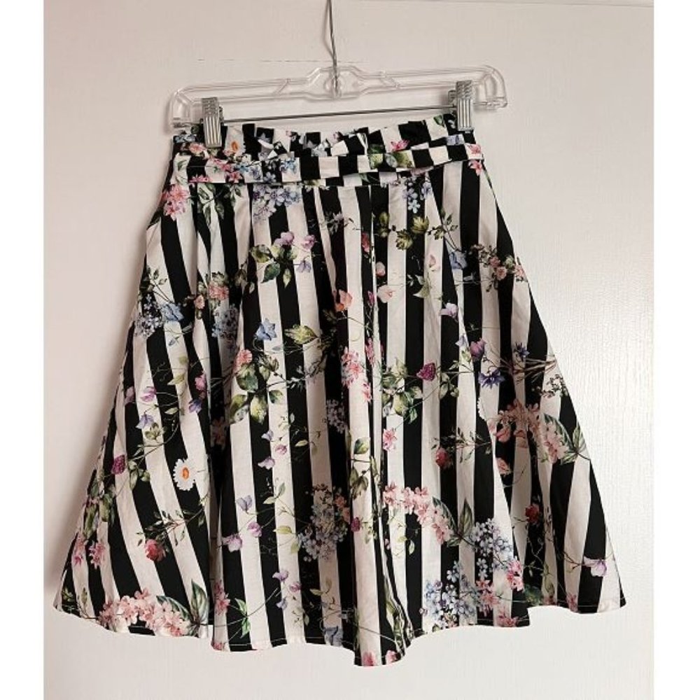 MOHITO stripe and flowers A line skirt. Size European 34.